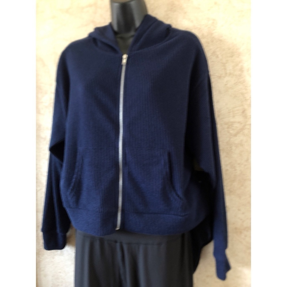 Vine & Valley Zip Up Ribbed Sweatshirt W/socks Small